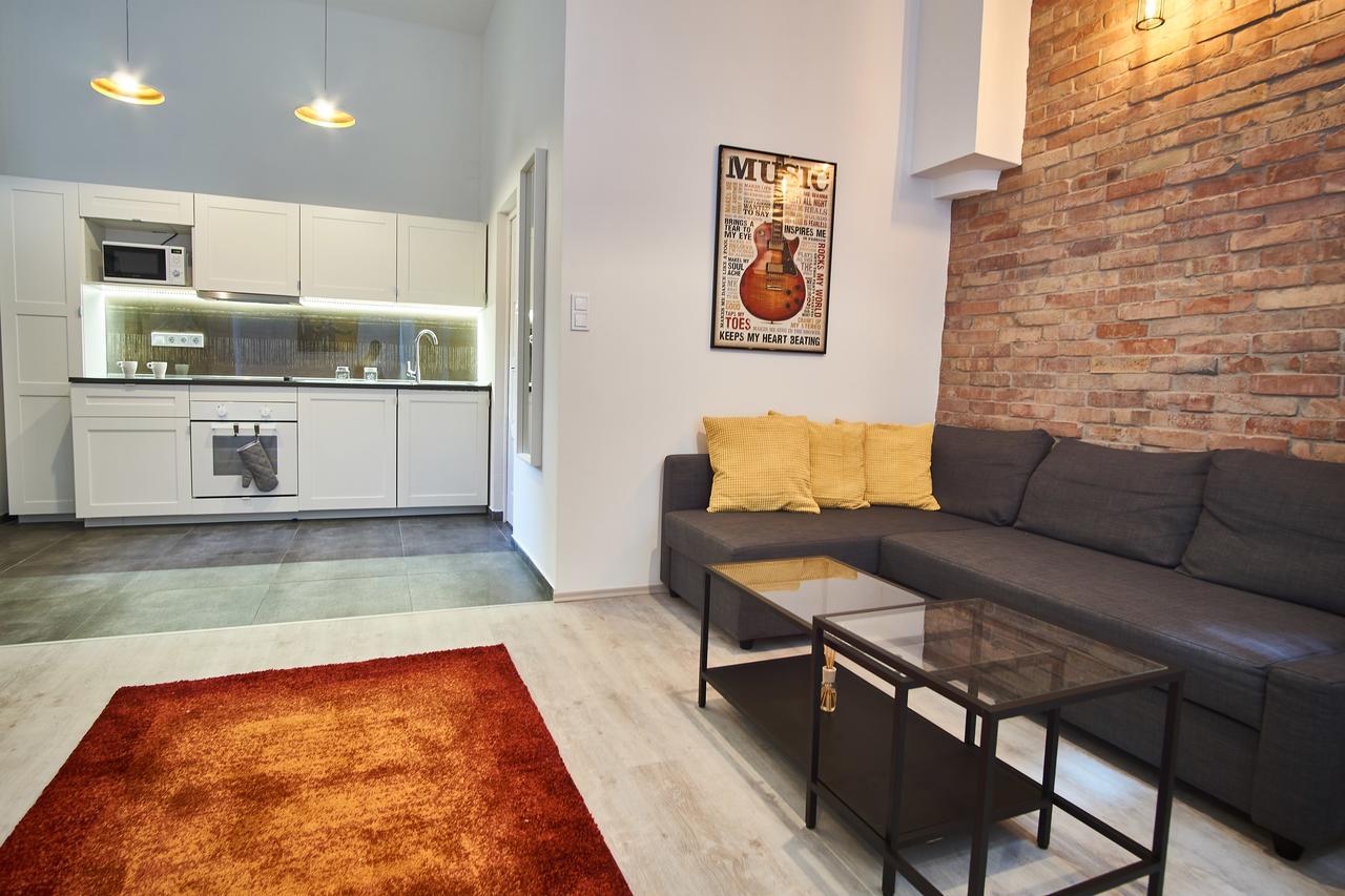 Design Apartment In The City Center With Ac — Fotók 2